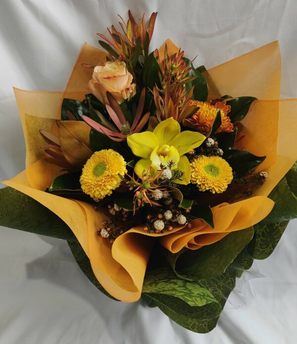 Autumn toned posy of fresh flowers